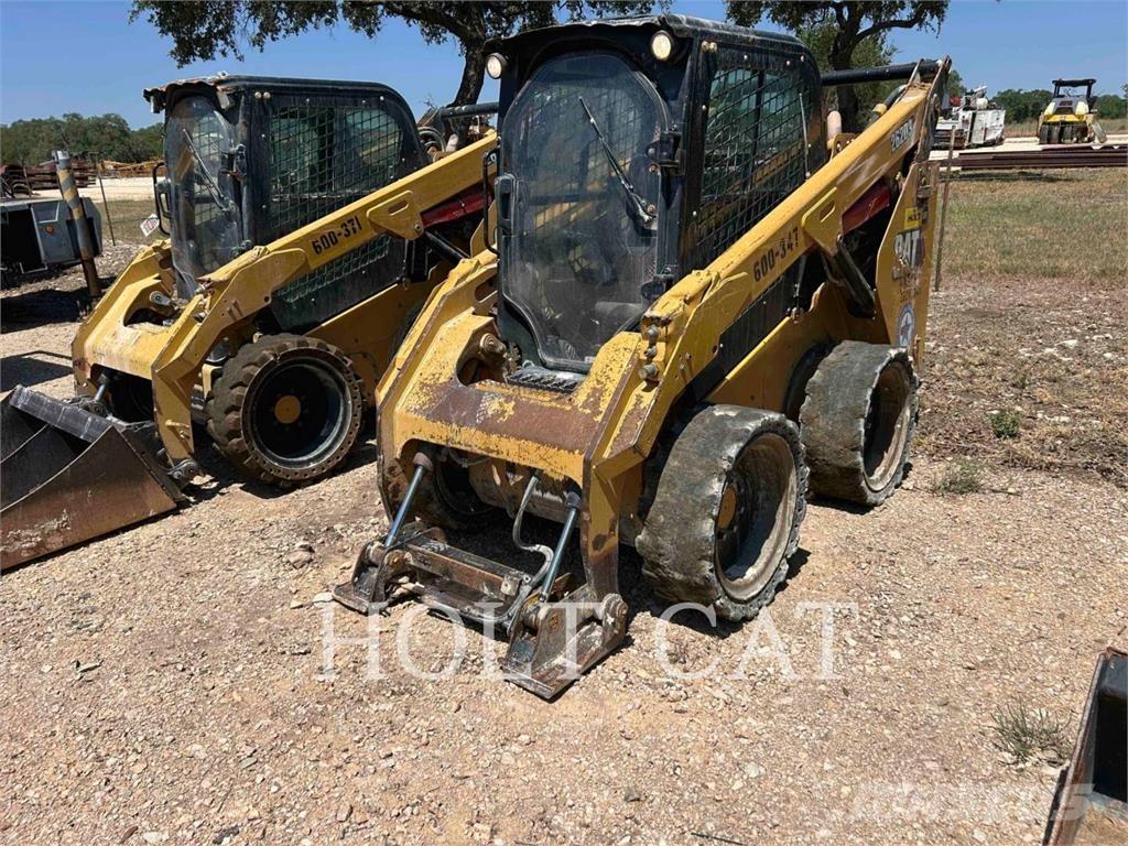 CAT 262D3 滑移装载机