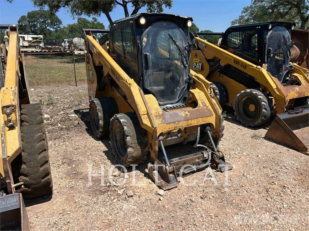 CAT 262D3 滑移装载机