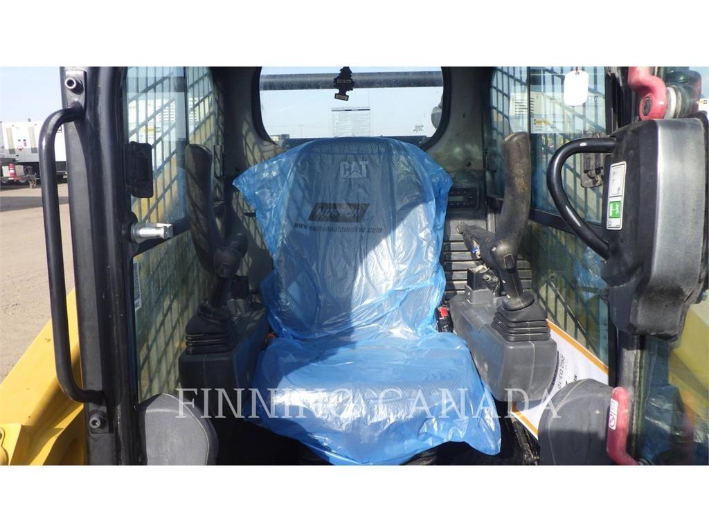 CAT 262D3 滑移装载机