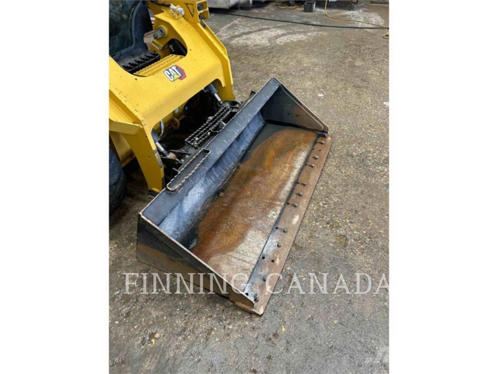 CAT 262D3 滑移装载机