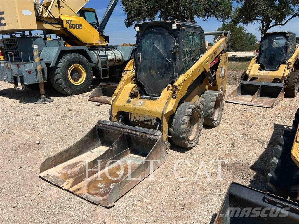 CAT 262D3 滑移装载机