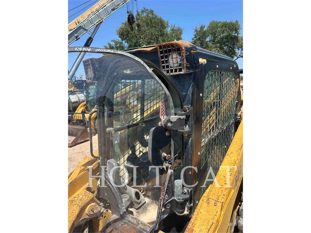 CAT 262D3 滑移装载机