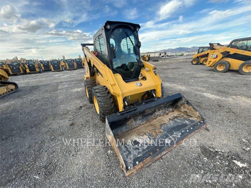 CAT 262D3 C3H2 滑移装载机