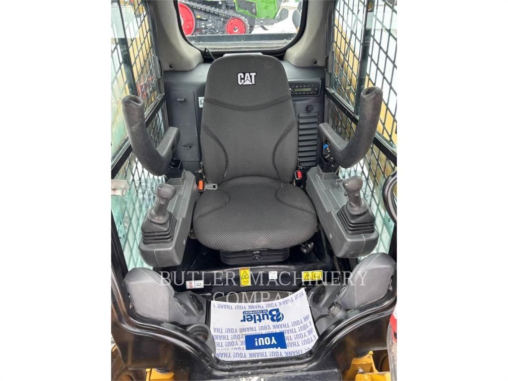 CAT 262D3 C3H3 滑移装载机