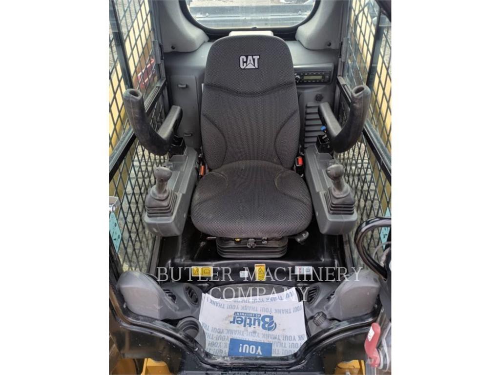 CAT 262D3 C3H3 滑移装载机