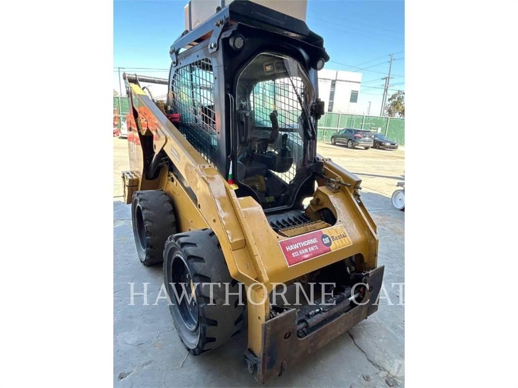 CAT 262D3 H2O 滑移装载机