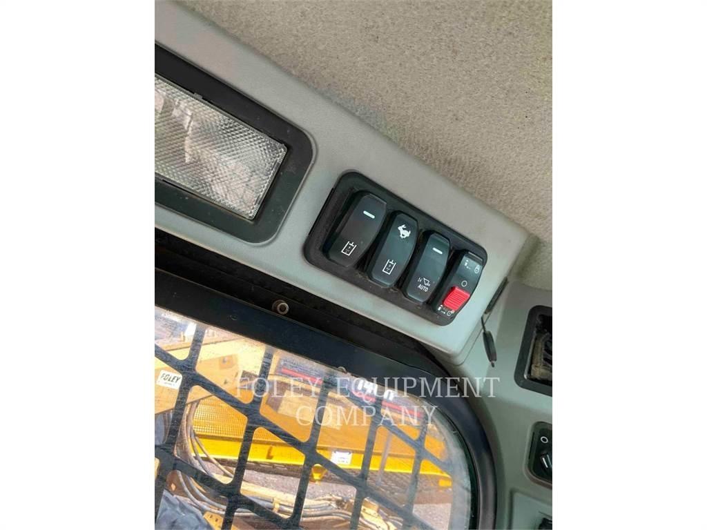 CAT 262D3STD2C 滑移装载机