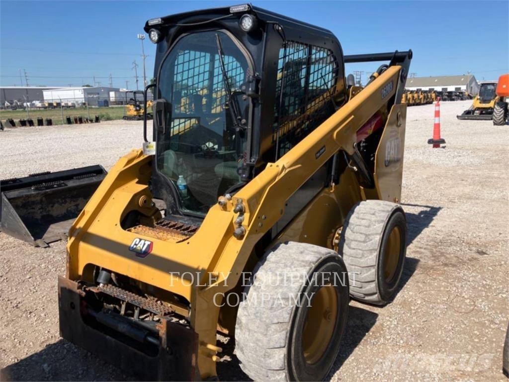 CAT 262D3STD2C 滑移装载机