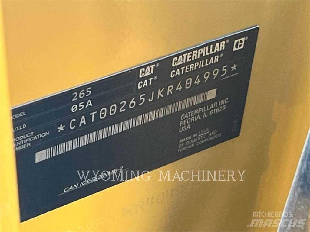 CAT 265 滑移装载机