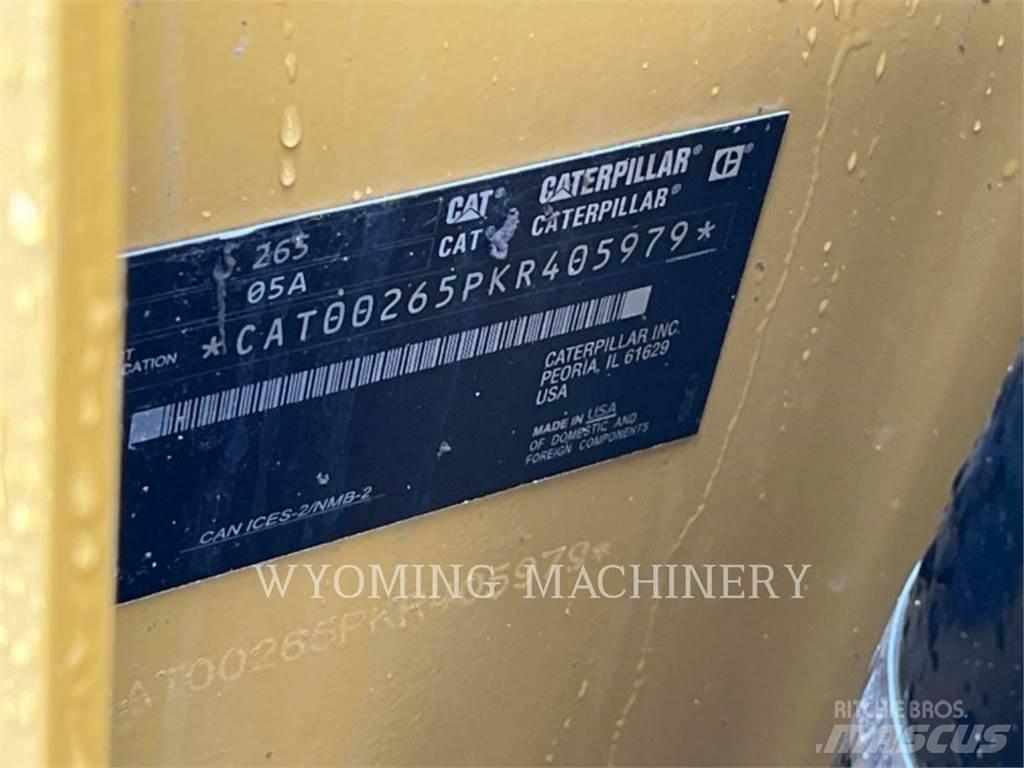 CAT 265 滑移装载机