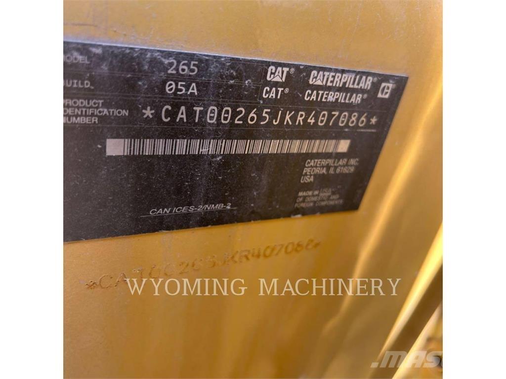 CAT 265 滑移装载机