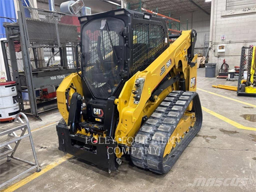 CAT 26505SC 滑移装载机