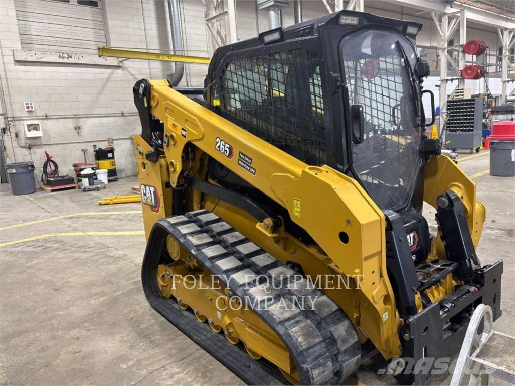 CAT 26505SC 滑移装载机