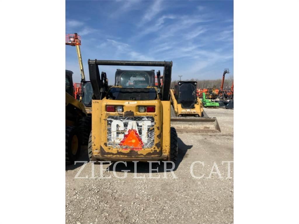 CAT 272C 滑移装载机