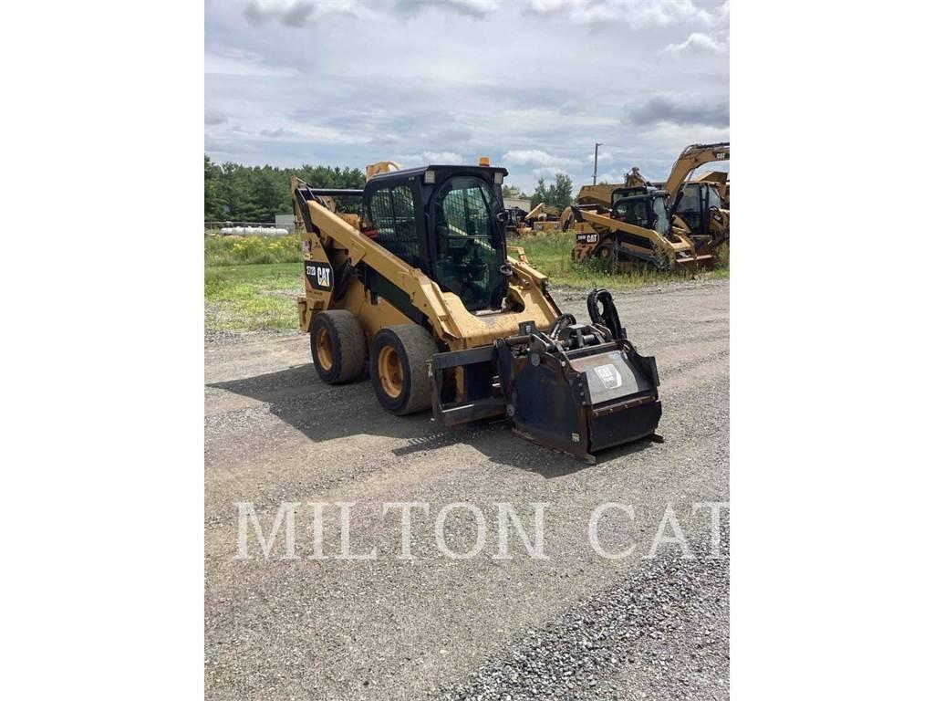 CAT 272D 滑移装载机