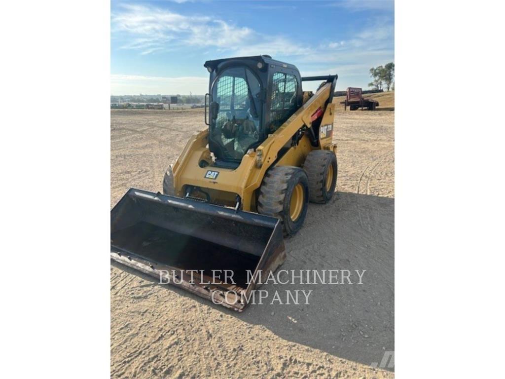 CAT 272D 滑移装载机