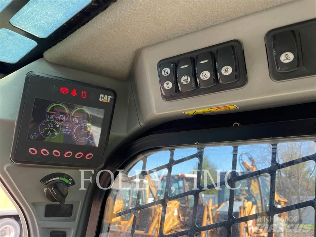 CAT 272D2 滑移装载机
