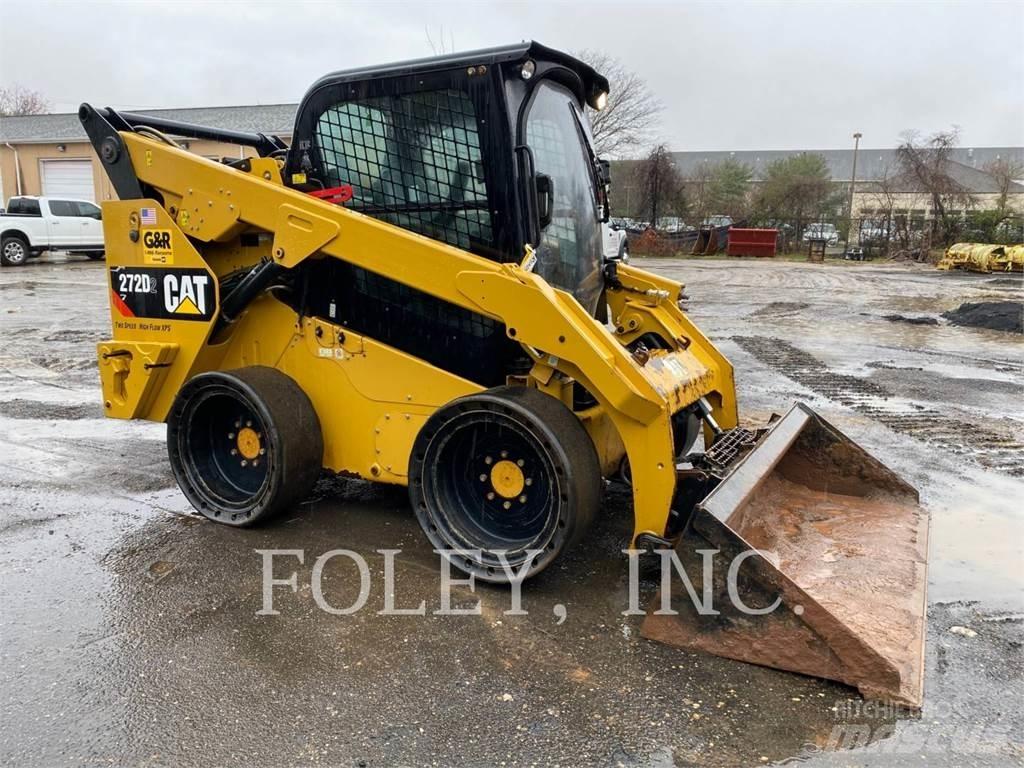 CAT 272D2 滑移装载机