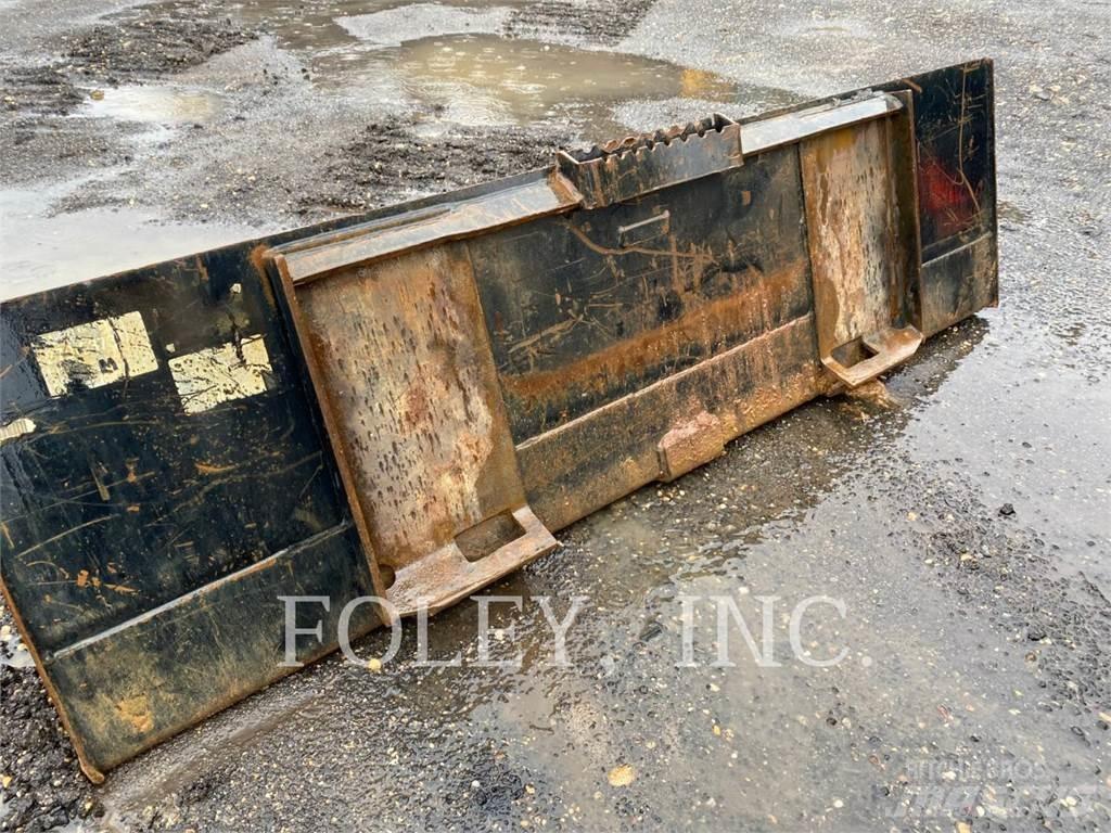 CAT 272D2 滑移装载机