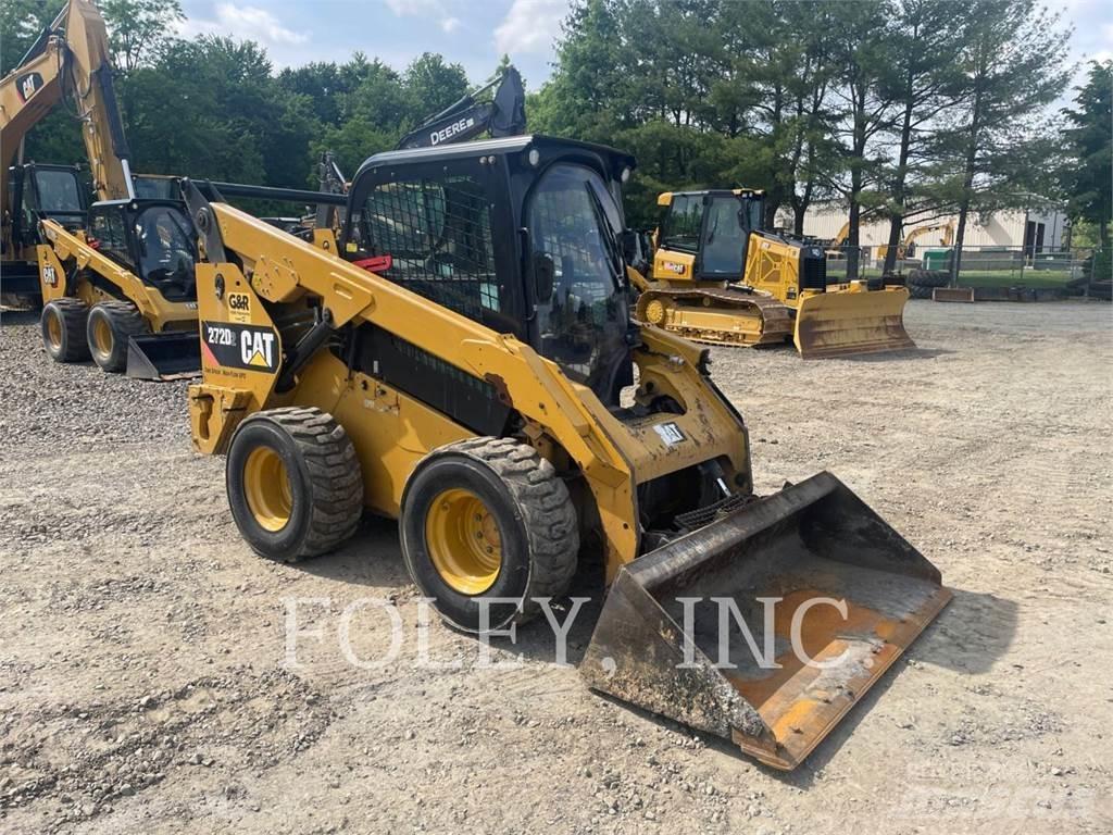 CAT 272D2 滑移装载机