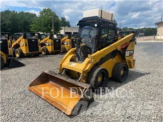 CAT 272D2 滑移装载机
