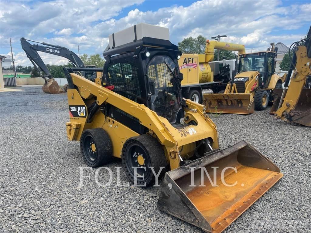CAT 272D2 滑移装载机