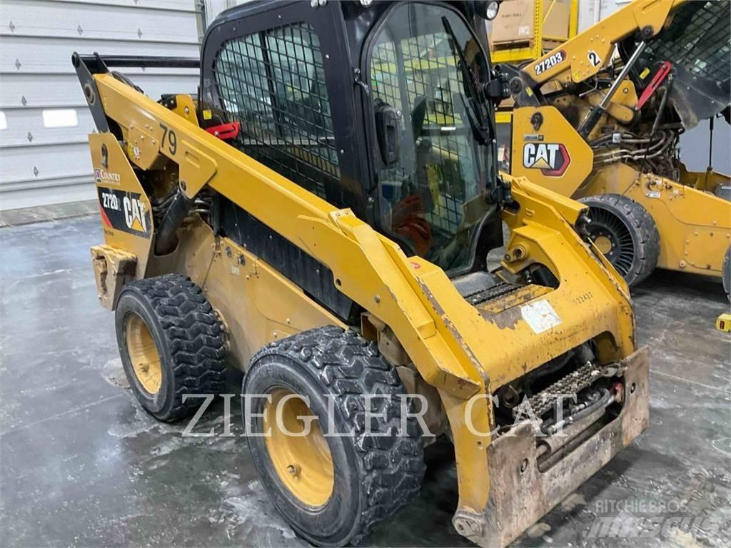 CAT 272D2 滑移装载机
