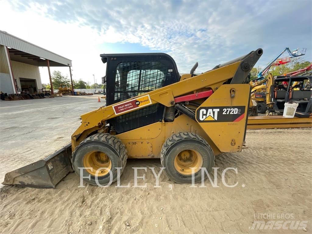 CAT 272D2 滑移装载机