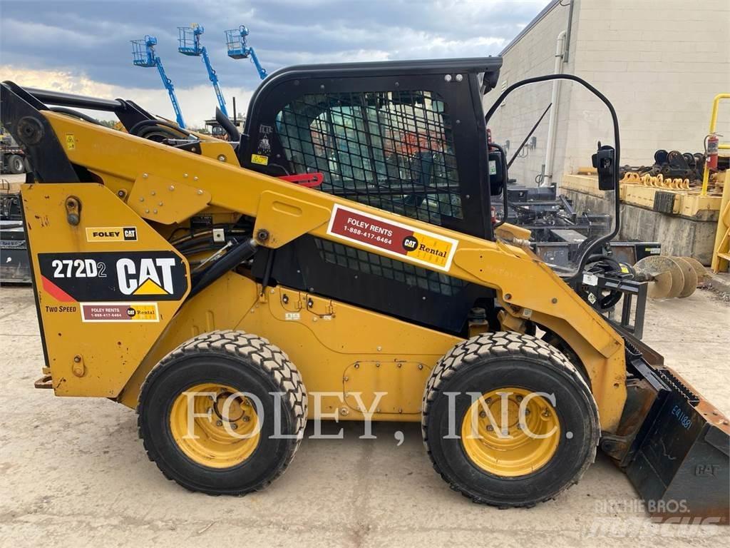 CAT 272D2 滑移装载机