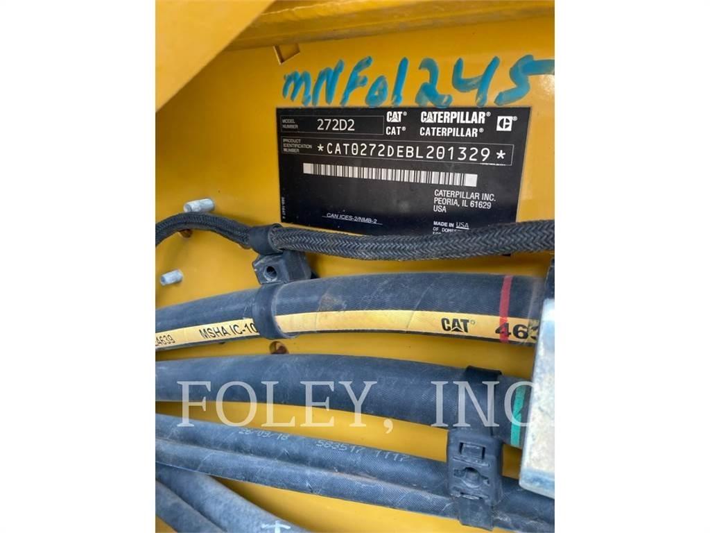 CAT 272D2 滑移装载机