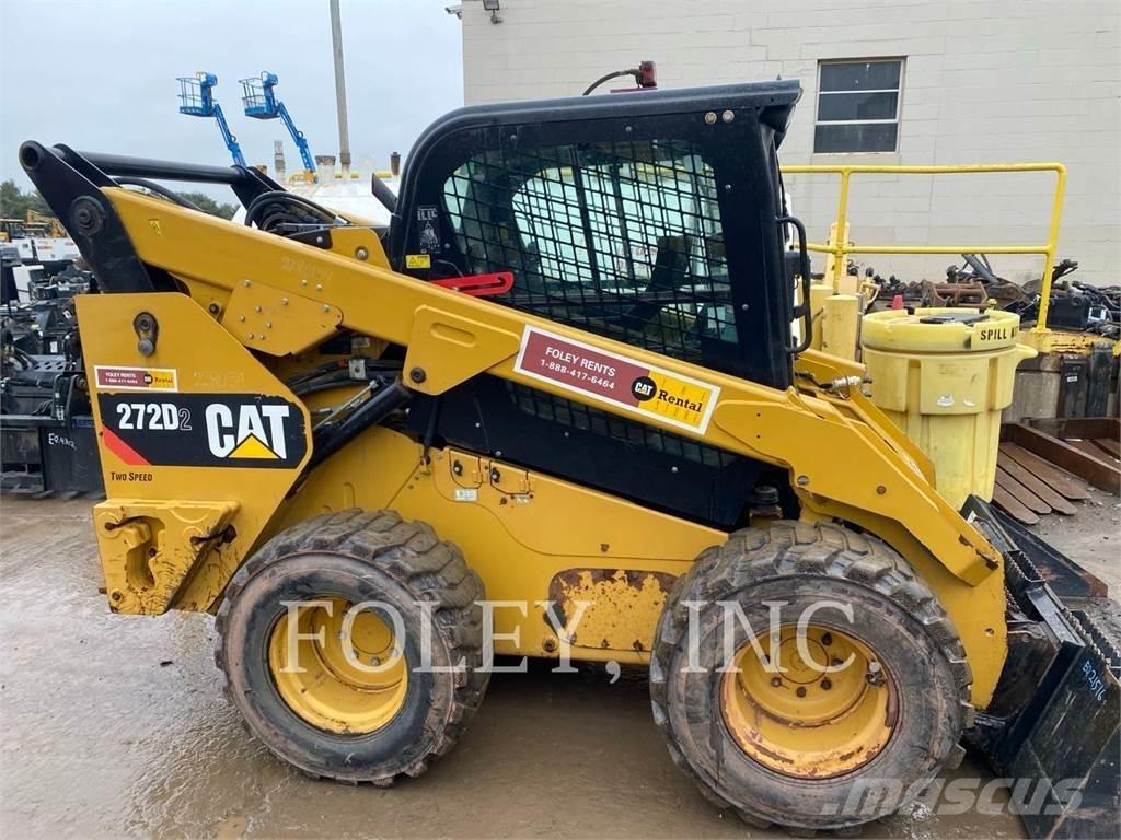 CAT 272D2 滑移装载机