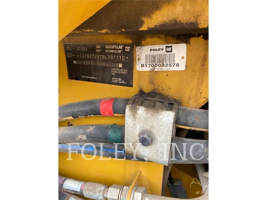 CAT 272D2 滑移装载机