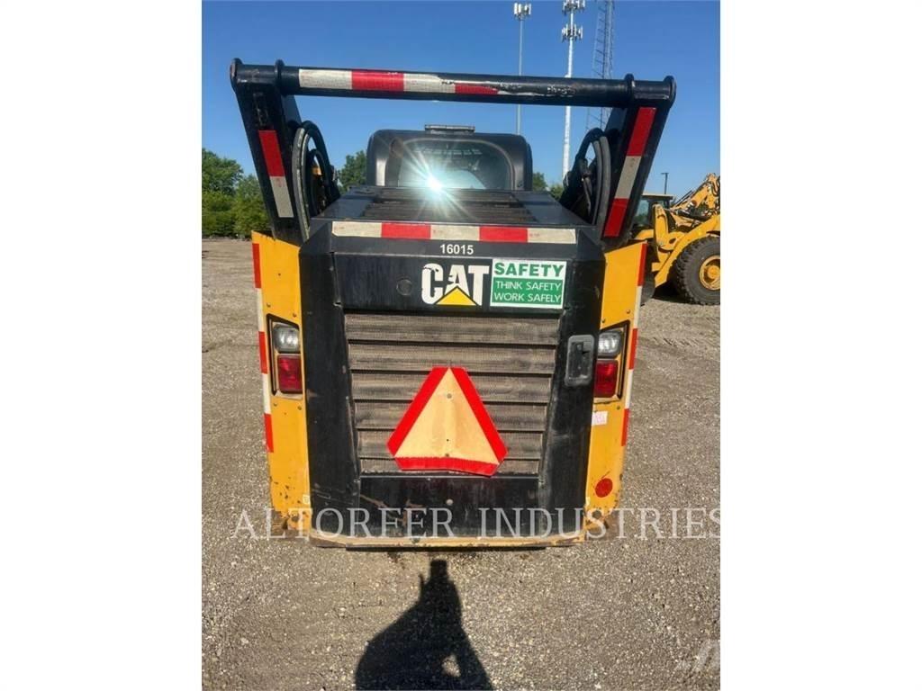 CAT 272D2 滑移装载机