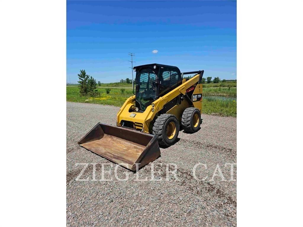 CAT 272D2 滑移装载机