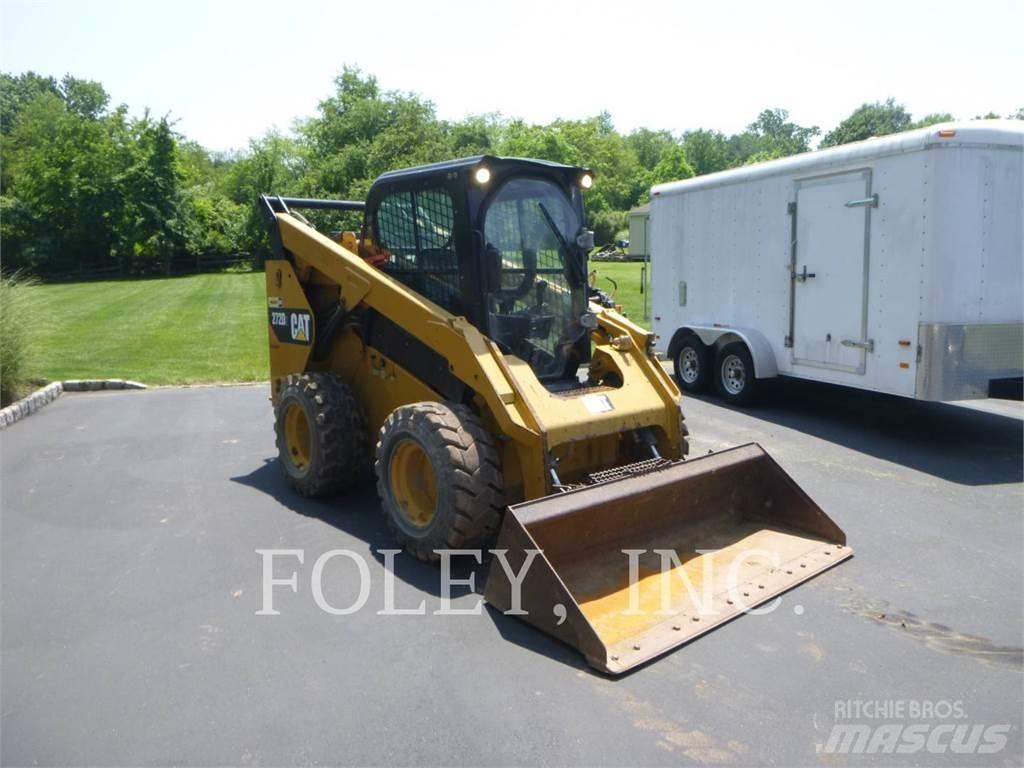 CAT 272D2 滑移装载机
