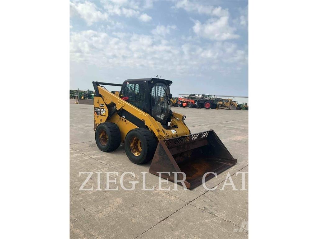 CAT 272D2 滑移装载机