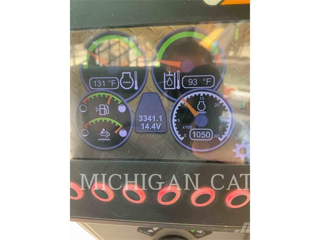 CAT 272D2 A2HQ 滑移装载机