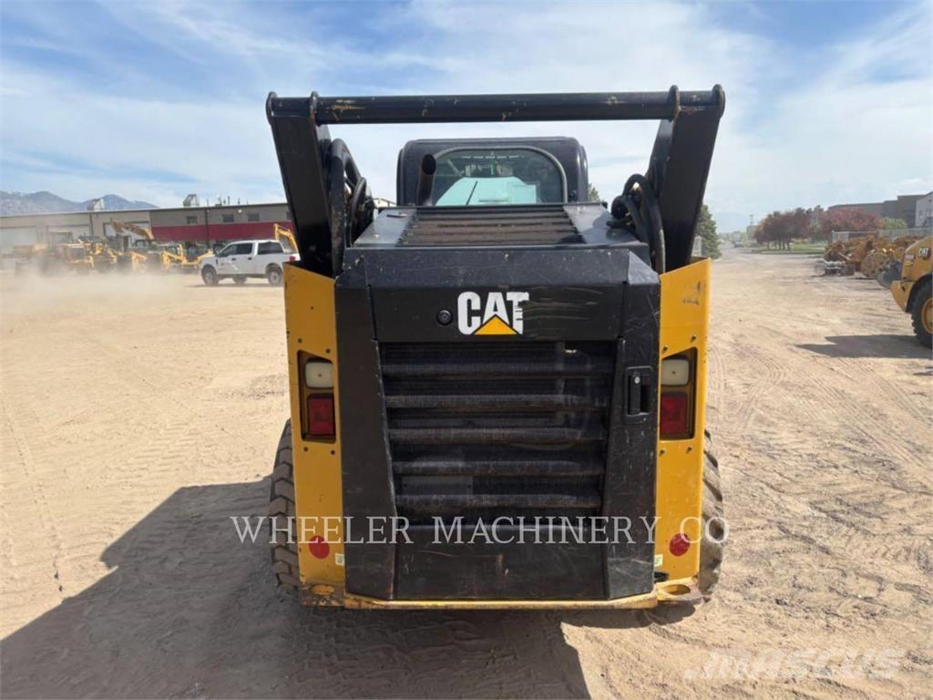 CAT 272D2C3XHP 滑移装载机