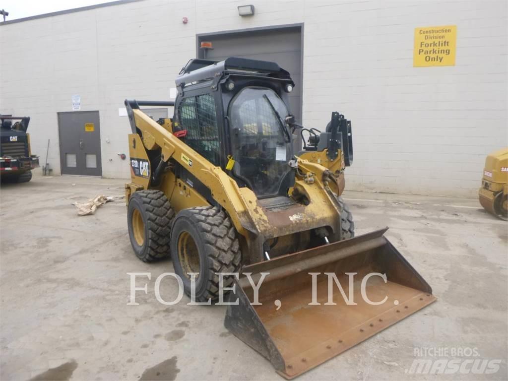 CAT 272D2XHP 滑移装载机