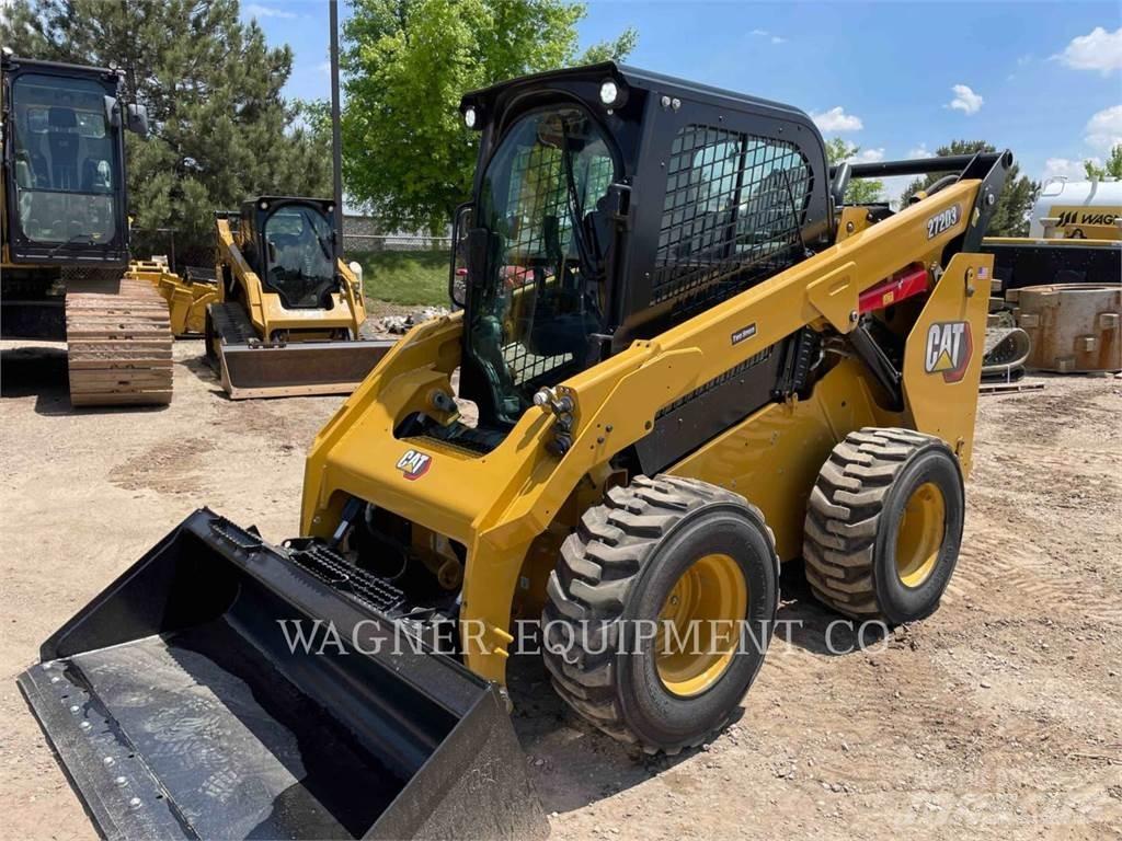 CAT 272D3 滑移装载机