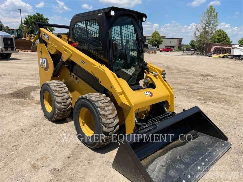 CAT 272D3 滑移装载机