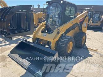 CAT 272D3 滑移装载机