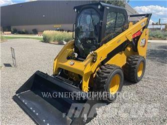 CAT 272D3 滑移装载机