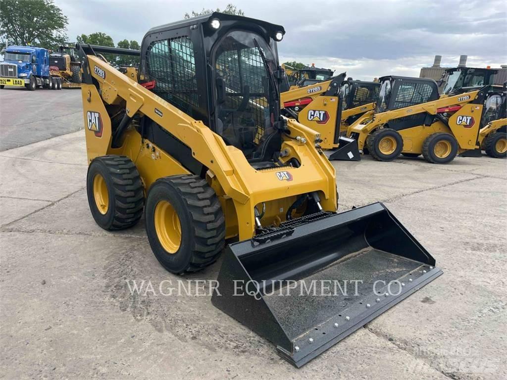 CAT 272D3 滑移装载机