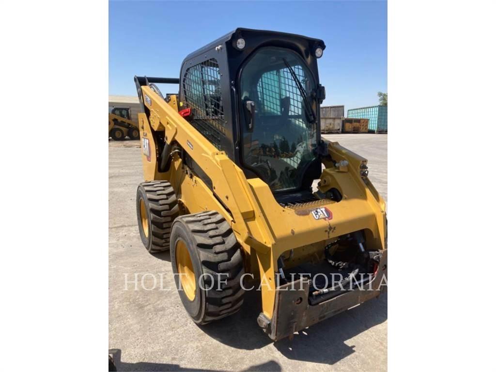 CAT 272D3 滑移装载机