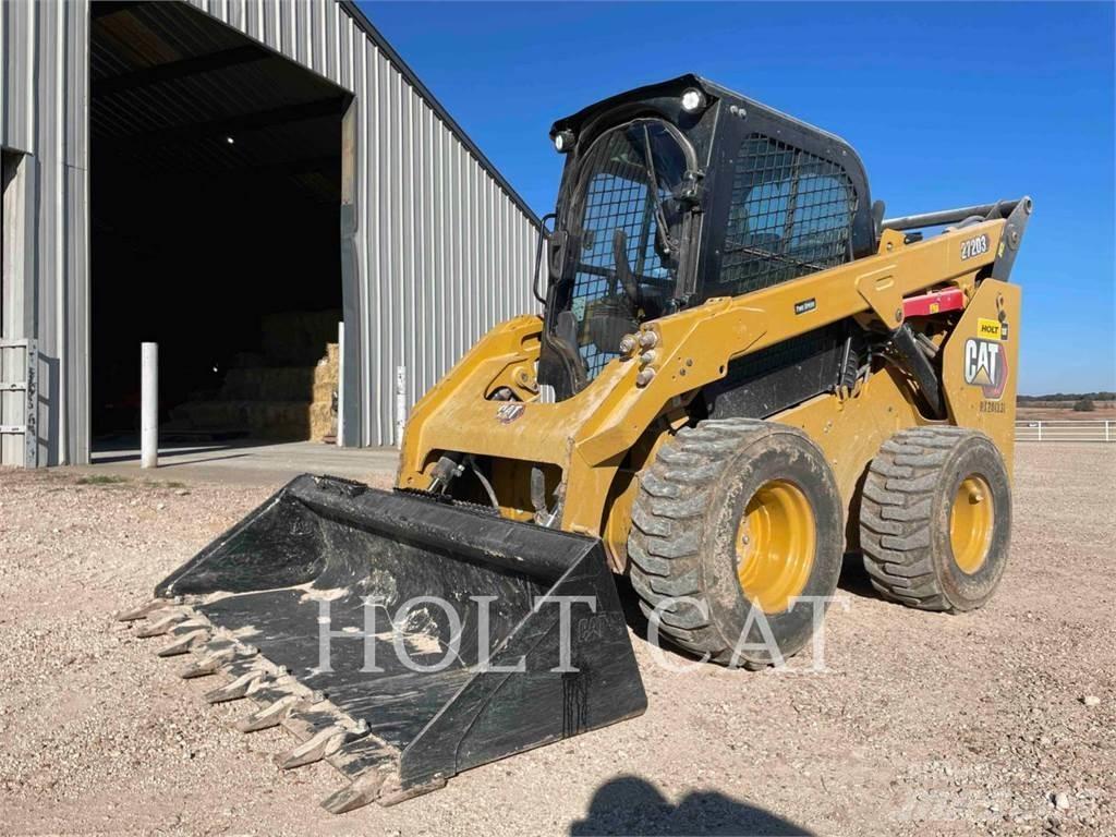 CAT 272D3 滑移装载机