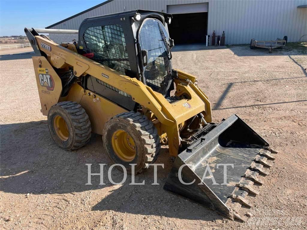 CAT 272D3 滑移装载机