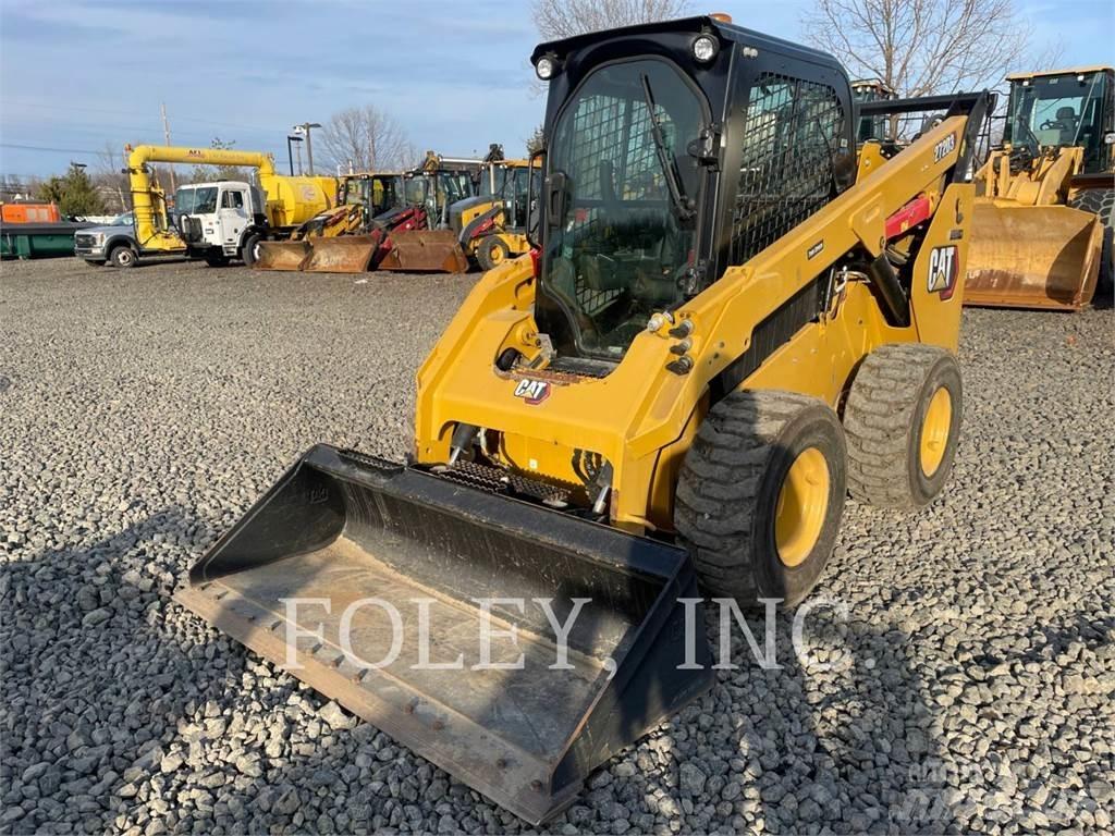 CAT 272D3 滑移装载机