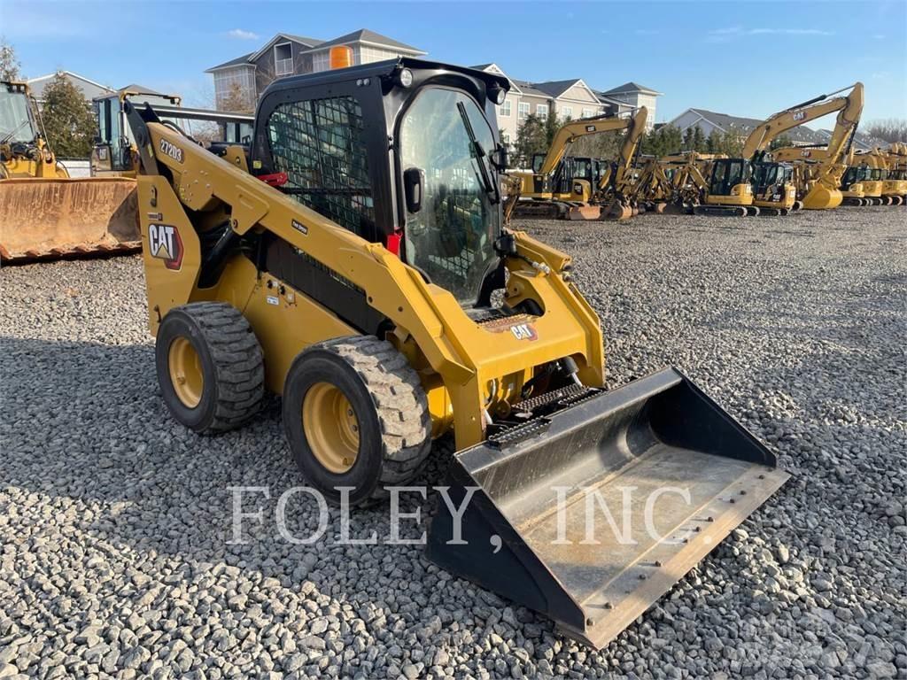 CAT 272D3 滑移装载机