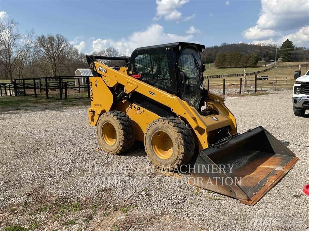 CAT 272D3 滑移装载机